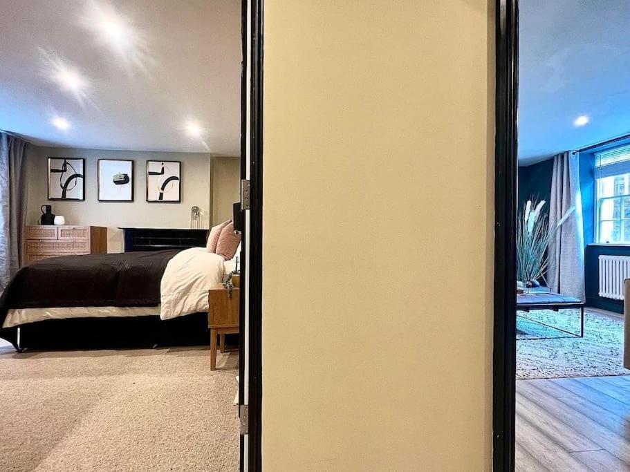 Fabulous Large Apartment In Great Location 巴斯 外观 照片